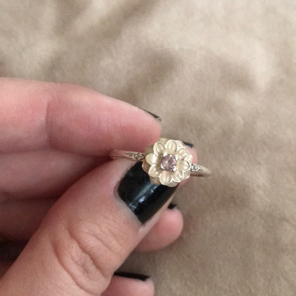 Elegant, pandora flower ring🌼